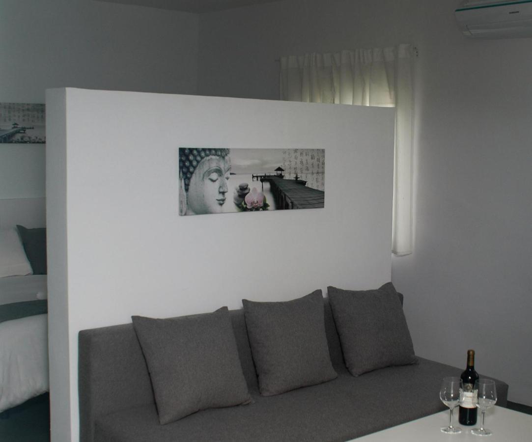 Jingtu Wellness & Spa B&B Comares Exterior photo